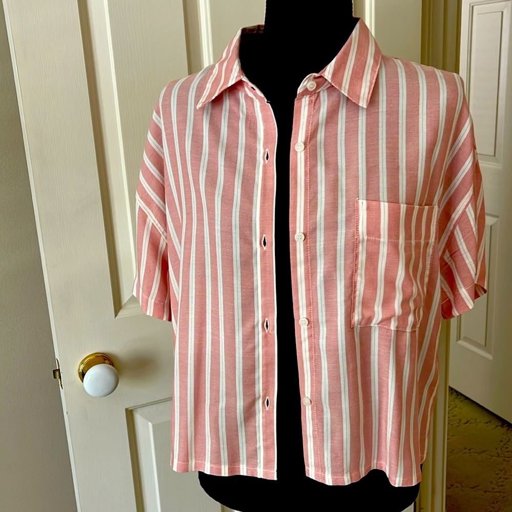 Short blouse by Love Tree in size medium